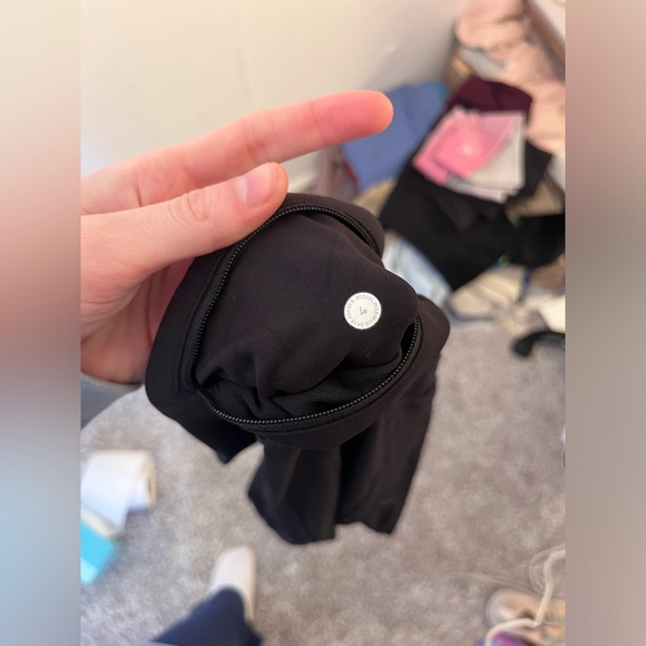 Lululemon Speed Up Tight 28" Black Size 4 Full on Luxtreme - Picture 6 of 6